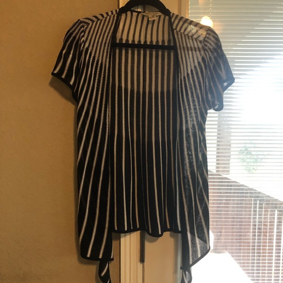 Top - Picture 2 of 2